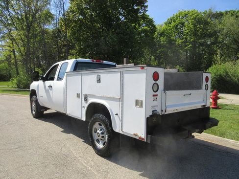 Used 2011 Chevrolet Silverado 2500 W/T w/ Snow Plow Prep Package AWD/4WD image 25