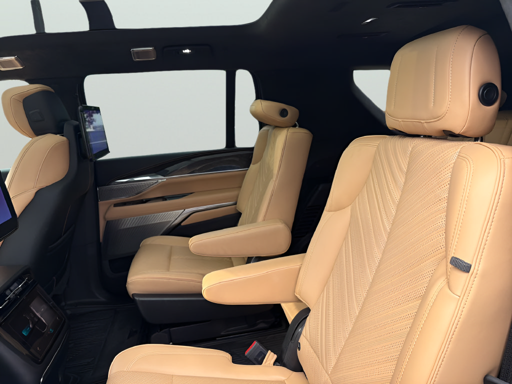 Certified 2026 Cadillac Escalade IQL Sport 2 w/ LPO, Floor Liner Package AWD/4WD image 33