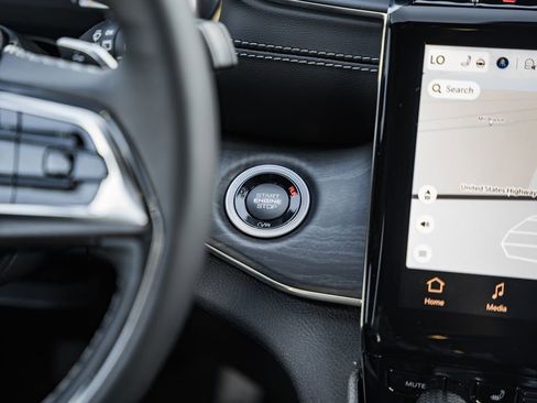 New 2025 Jeep Grand Cherokee Overland w/ Adv Protech Group III image 25