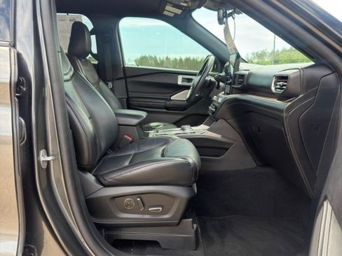 Used 2020 Ford Explorer Platinum w/ Premium Technology Package AWD/4WD image 19