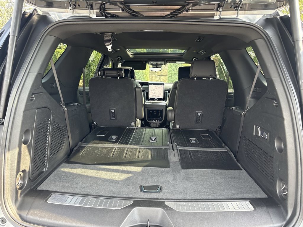 Used 2025 GMC Yukon AT4 Ultimate w/ LPO, Floor Liner Package AWD/4WD image 18