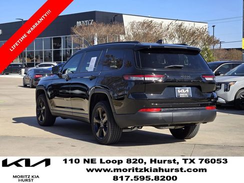 Used 2025 Jeep Grand Cherokee L Laredo image 3