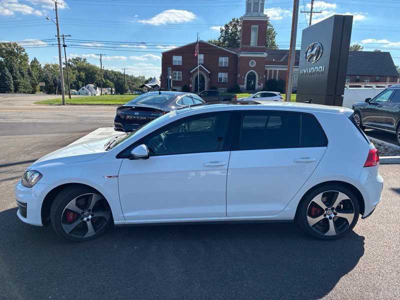 Used 2017 Volkswagen GTI SE FWD image 2