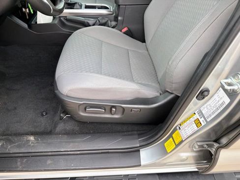 Used 2022 Toyota Tacoma SR5 RWD image 8