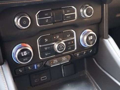 Used 2021 GMC Yukon XL AT4 w/ AT4 Premium Package AWD/4WD image 29