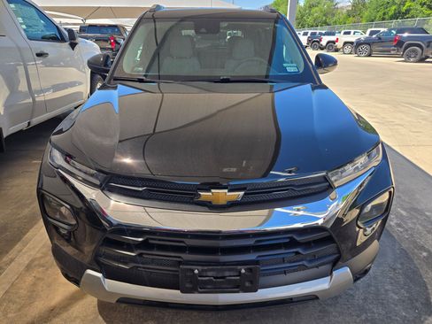 Used 2021 Chevrolet TrailBlazer LT w/ Driver Confidence Package FWD image 2