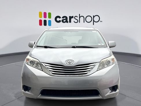 Used 2015 Toyota Sienna LE FWD image 8