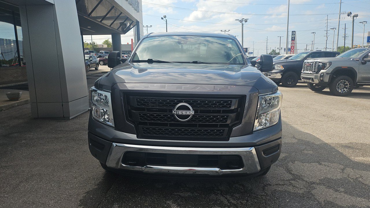 Used 2024 Nissan Titan SV w/ SV Convenience Package RWD image 7