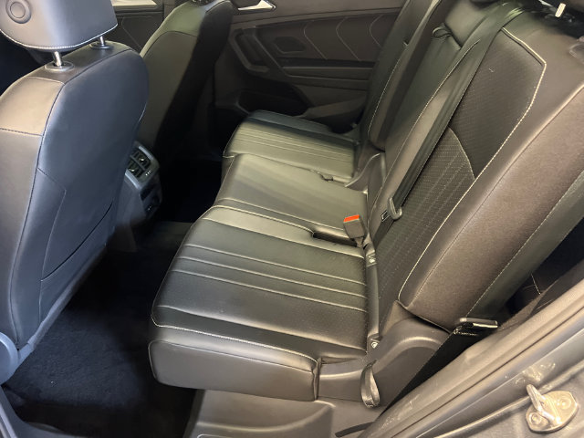 Used 2024 Volkswagen Tiguan SE R-Line FWD image 18