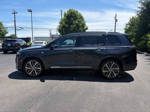 Used 2023 Cadillac XT6 Sport w/ Technology Package AWD/4WD image 2