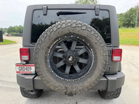 Used 2012 Jeep Wrangler Unlimited Rubicon AWD/4WD image 4