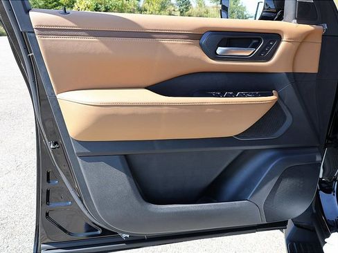 New 2026 Nissan Armada SL w/ Captain's Chari Seat Package AWD/4WD image 16