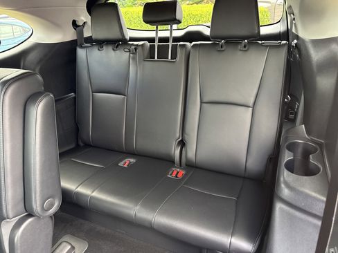 Used 2022 Toyota Highlander Platinum image 16