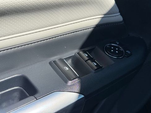Used 2024 Ford Mustang Premium RWD image 31