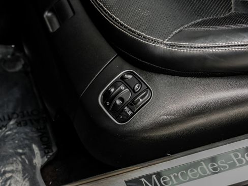 Used 2012 Mercedes-Benz SL 550 image 31