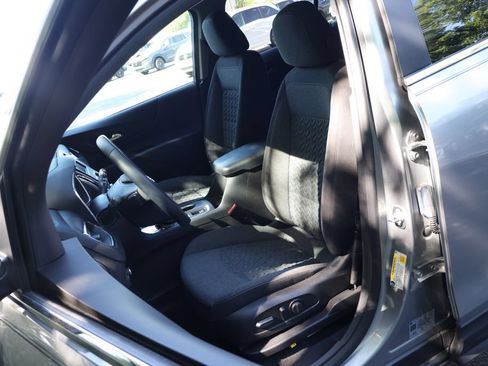 Certified 2024 Chevrolet Equinox LT FWD image 31
