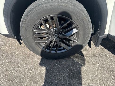 Used 2021 Nissan Rogue S AWD/4WD image 14