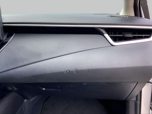 Used 2025 Toyota Corolla LE FWD image 17