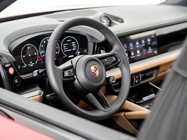 Certified 2026 Porsche Cayenne AWD/4WD image 8