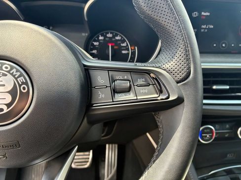Used 2023 Alfa Romeo Stelvio Ti AWD/4WD image 18