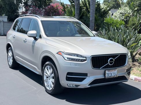 Used 2016 Volvo XC90 T6 Momentum w/ Momentum Plus Package AWD/4WD image 4