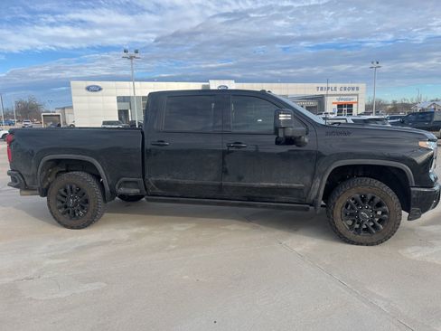 Used 2025 Chevrolet Silverado 2500 High Country w/ Midnight Edition image 8
