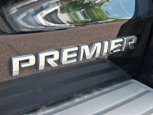 Used 2019 Chevrolet Suburban Premier w/ Premier Plus Edition AWD/4WD image 36