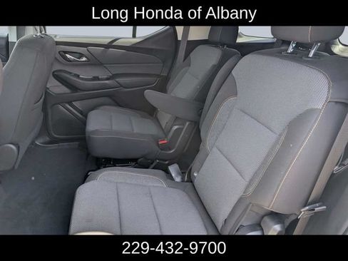 Used 2021 Chevrolet Traverse LT FWD image 18