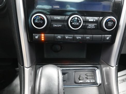 Used 2022 Subaru Ascent Limited w/ Technology Package image 25