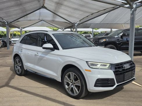 Used 2019 Audi Q5 2.0T Premium Plus w/ Premium Plus Package image 3