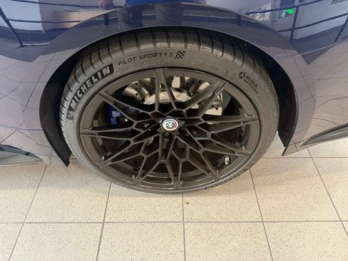 Used 2022 BMW M4 Competition w/ Executive Package RWD image 4