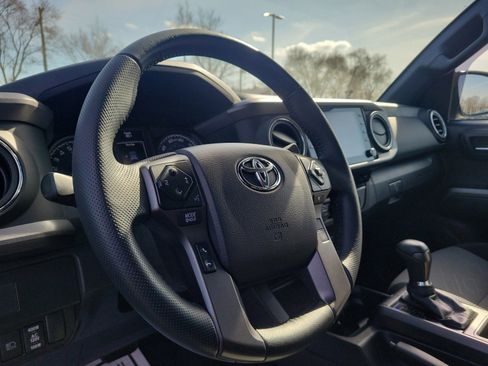 Used 2023 Toyota Tacoma TRD Sport AWD/4WD image 13