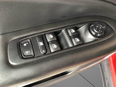 Used 2018 Jeep Compass Latitude w/ Popular Equipment Group image 12