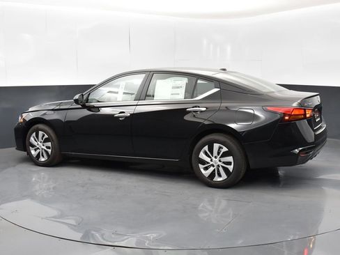 Used 2025 Nissan Altima 2.5 S image 5