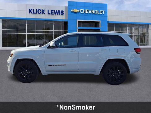 Used 2018 Jeep Grand Cherokee Altitude AWD/4WD image 4