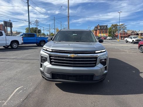 New 2026 Chevrolet Traverse LT w/ Sun and Wheel Package image 2