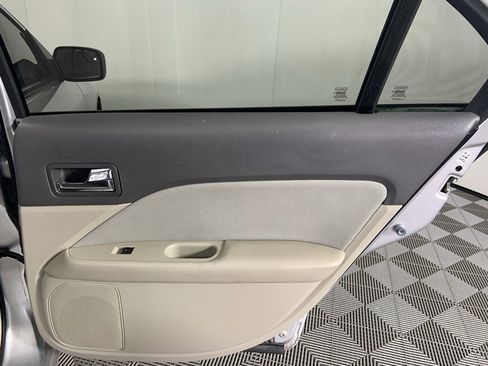 Used 2011 Ford Fusion S image 23