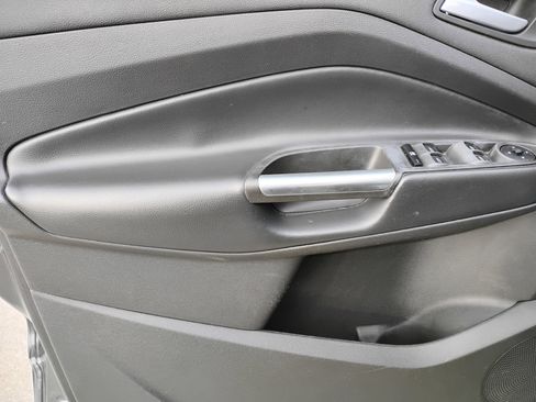 Used 2018 Ford Escape SE w/ Ford Safe & Smart Package image 15