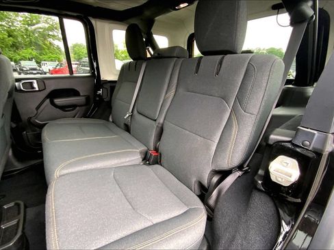 Certified 2024 Jeep Wrangler Unlimited AWD/4WD image 20