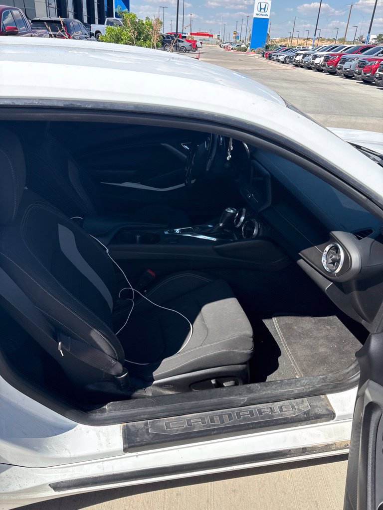 Used 2017 Chevrolet Camaro LT RWD image 15