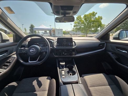 Used 2023 Nissan Rogue SV FWD image 15