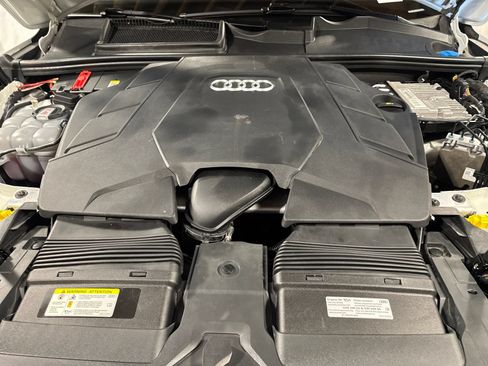 Used 2021 Audi Q7 3.0T Premium Plus AWD/4WD image 32