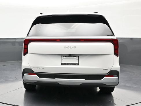Used 2026 Kia Carnival EX FWD image 4