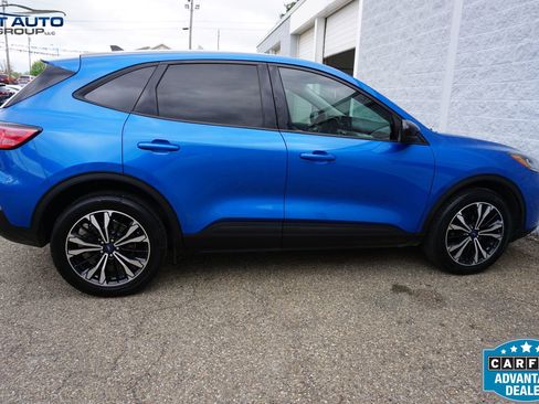 Used 2021 Ford Escape SE w/ SE Sport Appearance Package AWD/4WD image 12