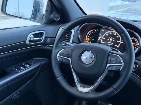 Used 2018 Jeep Grand Cherokee Limited image 13