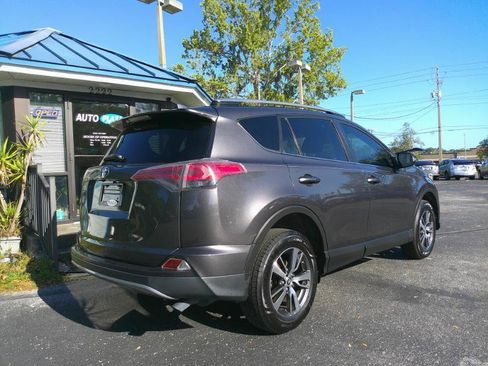 Used 2018 Toyota RAV4 XLE image 5