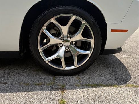 Used 2015 Dodge Challenger SXT Plus RWD image 27