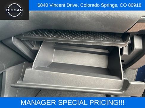 Used 2024 Nissan Pathfinder SV FWD image 40