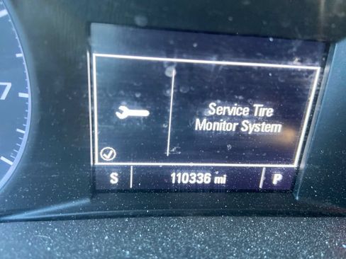 Used 2017 GMC Acadia SLE FWD image 36