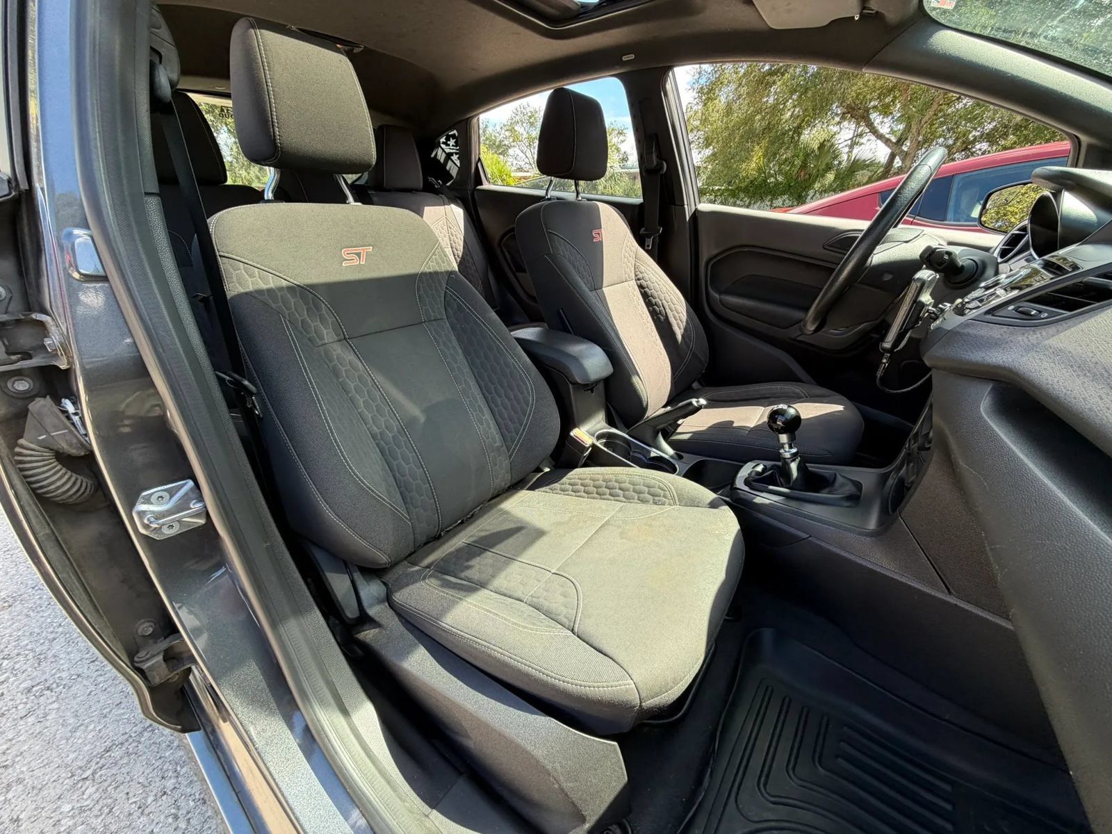 Used 2018 Ford Fiesta ST FWD image 9